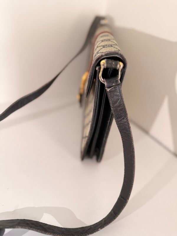 Gucci Vintage GG Supreme Envelope Crossbody Bag