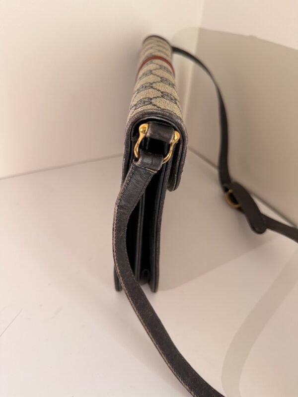 Gucci Vintage GG Supreme Envelope Crossbody Bag