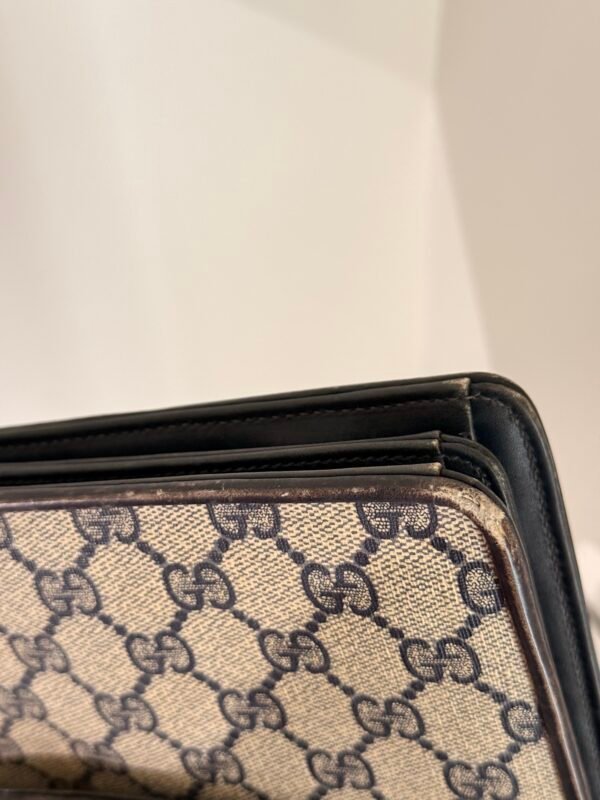 Gucci Vintage GG Supreme Envelope Crossbody Bag