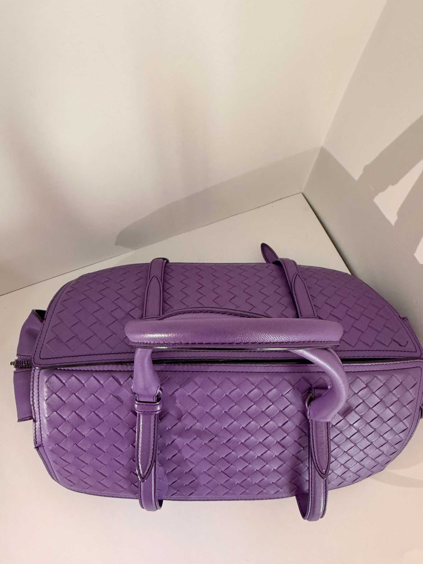 Bottega Veneta  Intrecciato Top Handle Flap Bag - Image 2