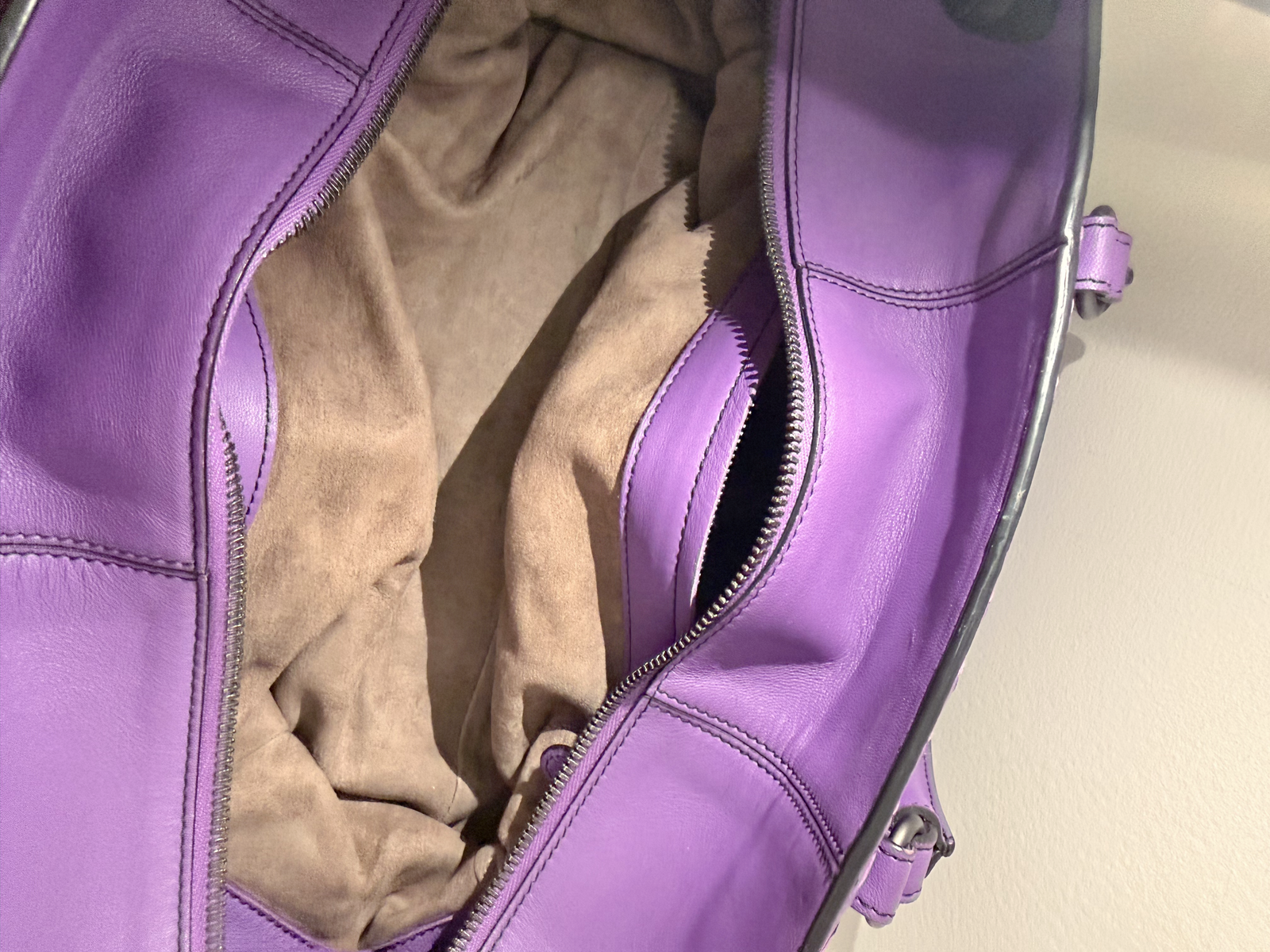 Bottega Veneta  Intrecciato Top Handle Flap Bag - Image 7