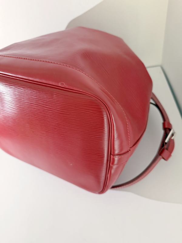 Louis Vuitton Epi NoƩ Bucket Bag