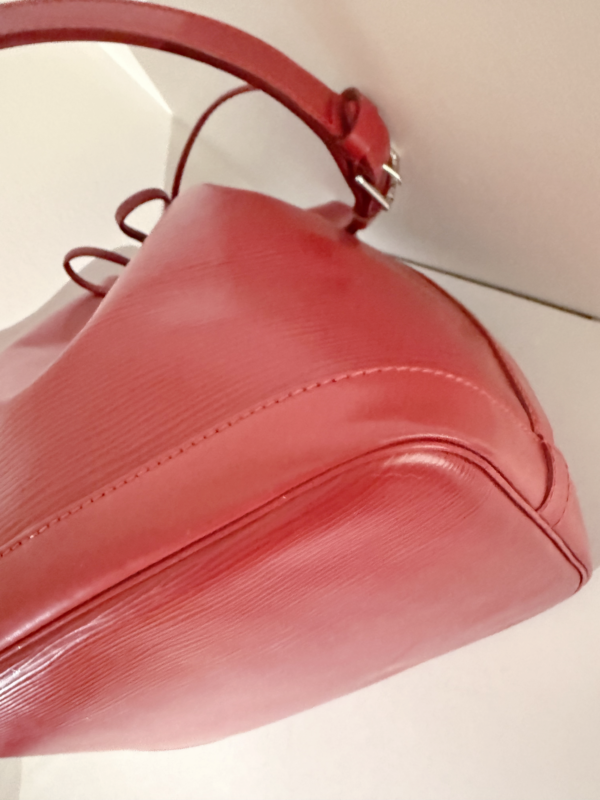 Louis Vuitton Epi NoƩ Bucket Bag