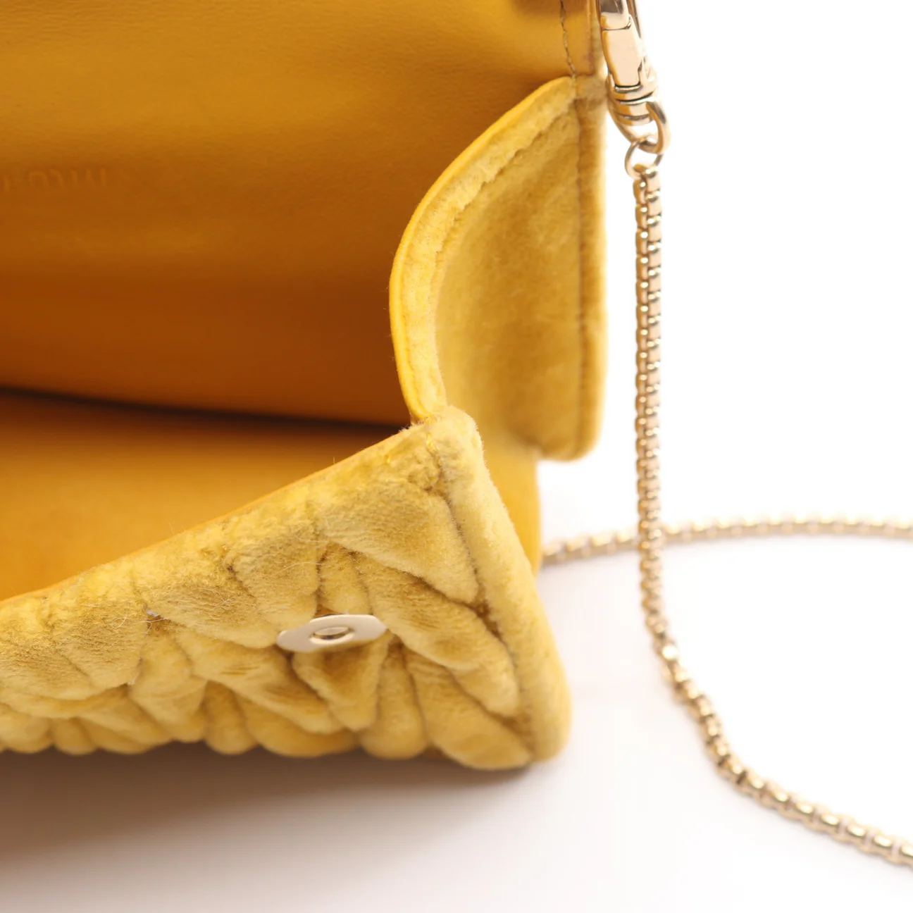 Miu Miu Yellow Velutto Matelassé Chain Micro Bag - Image 10