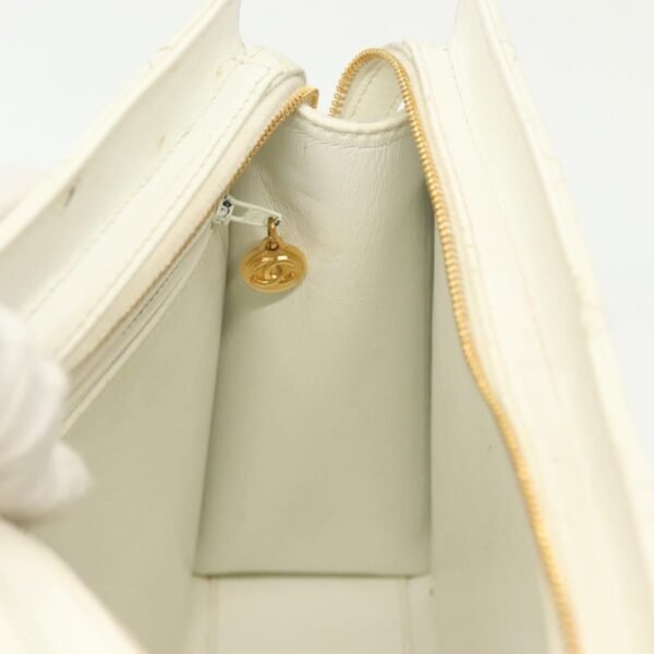Chanel White Quilted Caviar Chain Shoulder Bag